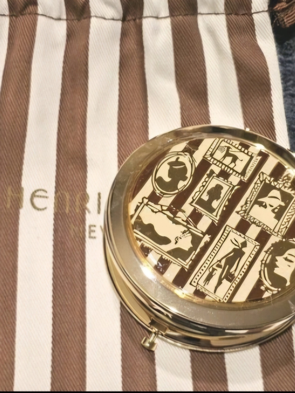Henri Bendel Bundle Snow Globe Ornaments, Compact, Keychain, & Pouch - Picture 5 of 7